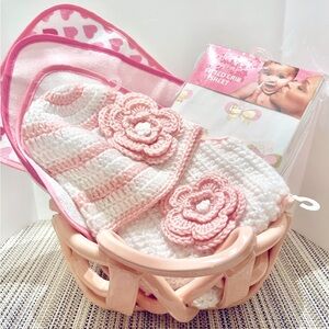 Baby Gift Basket. Ceramic diaper holder, knit hat and diaper cover bed sheet NEW